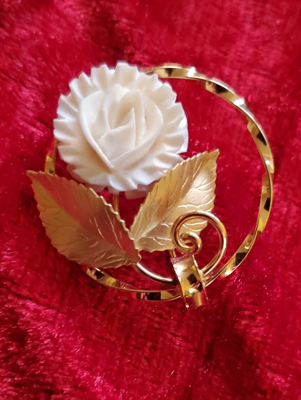 Karen Lynne 12KT Gold Filled Ivory Rose Brooch & Earring Set - White & Gold